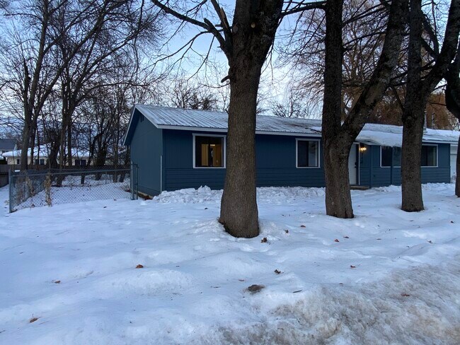 Exterior (Fenced Side Yard) - 712 Larch St