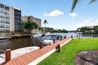 Building Photo - 12 Royal Palm Way