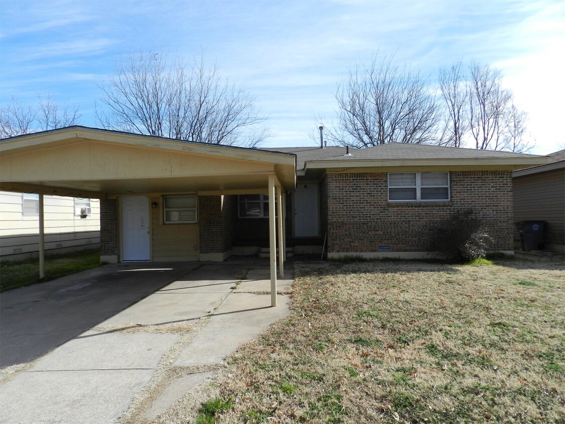 Primary Photo - 1208 SW 26th Pl