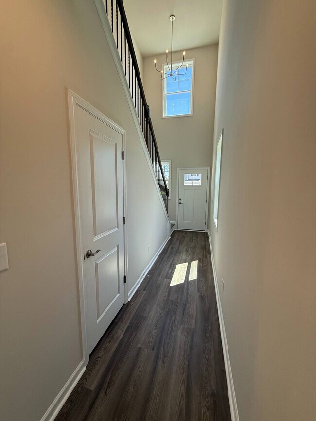 Building Photo - 749 Count Fleet Ct