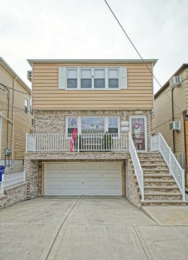 Primary Photo - 154 W 21st St