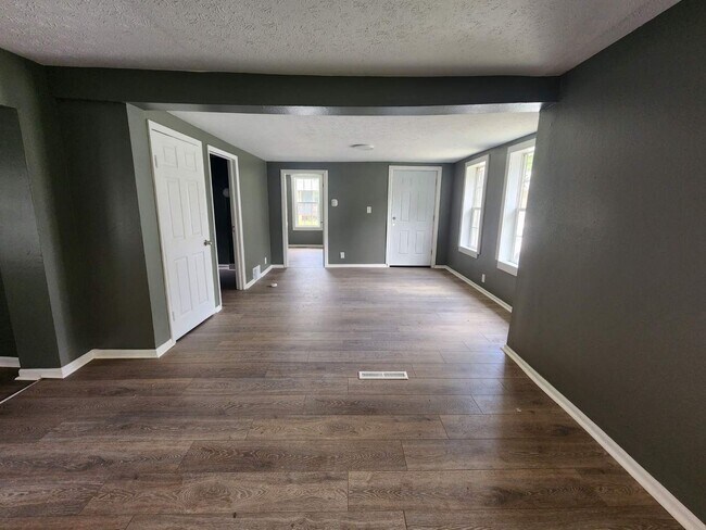 Foto del edificio - Three Bedroom Single Family Home!