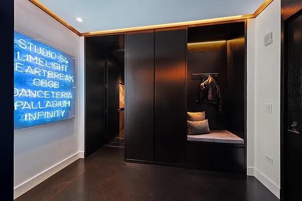 Foto del edificio - 551 W 21st St