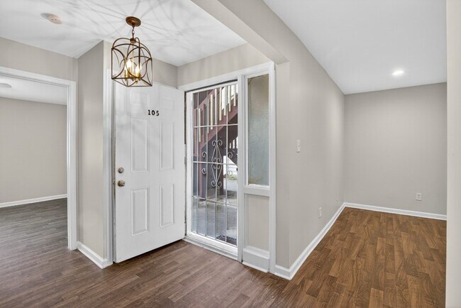 Building Photo - 3575 Oakvale Rd
