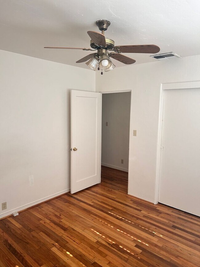 Foto del edificio - 2 Bedroom/1 Full Bath Modesto, Ca