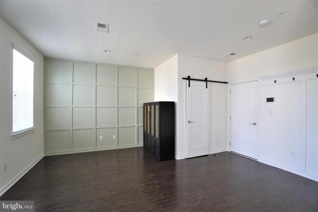 Foto del edificio - 13 Jessop Ln