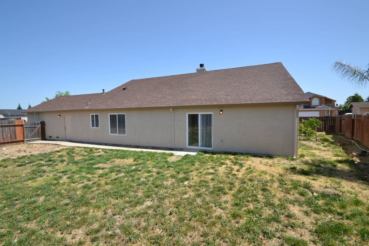 Building Photo - 1006 Breakers Ct
