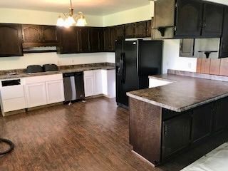 Foto del edificio - 16118 W Pleasant Grove Rd