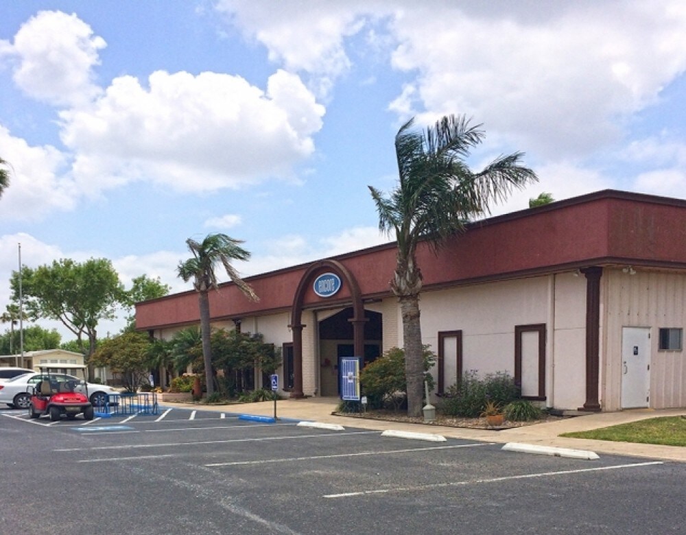 Paradise South RV Resort Apartments in Mercedes, TX