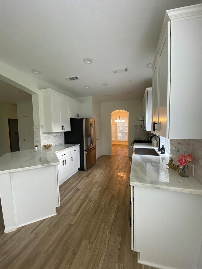 Foto del edificio - 3907 Meadow Lilly Ln