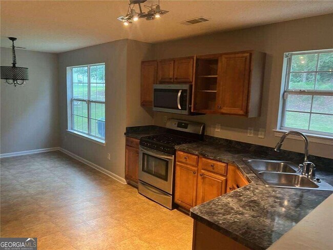 Foto del edificio - 6877 Fireside Ln