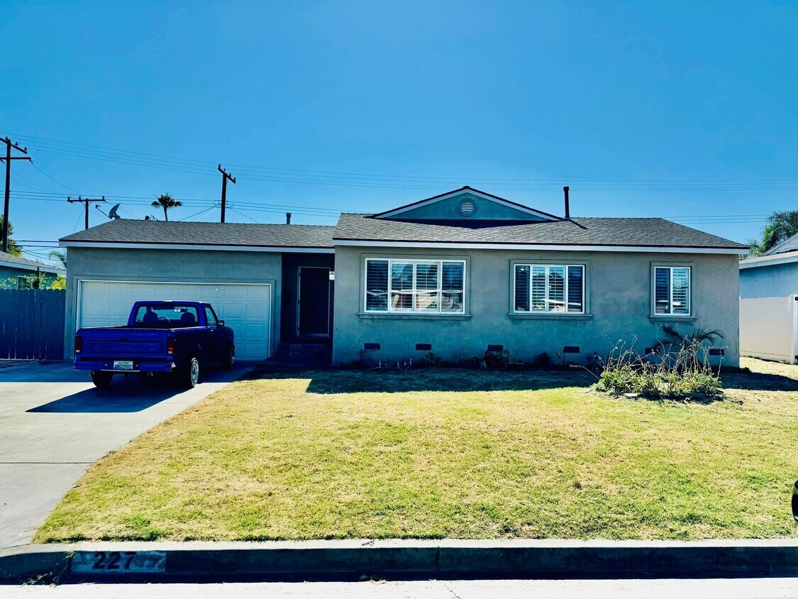 Primary Photo - 227 N Aladdin Dr