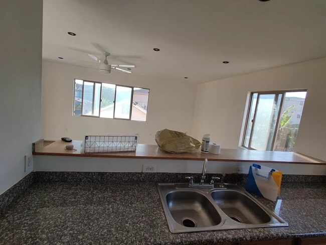 Kitchen Counter - 639 W 81st St