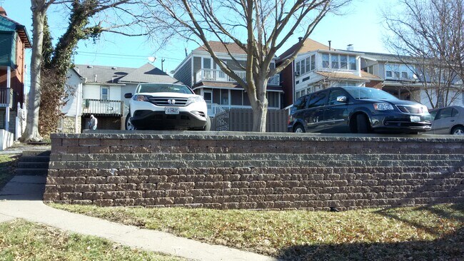 Foto del edificio - 1016 W High St