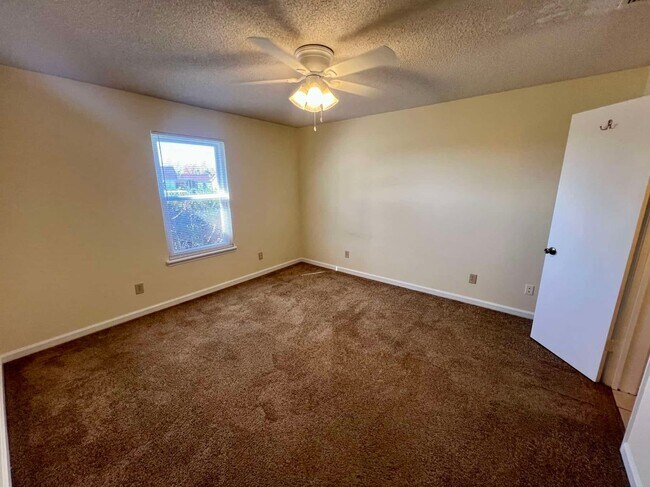 Building Photo - 402 Westgate Blvd