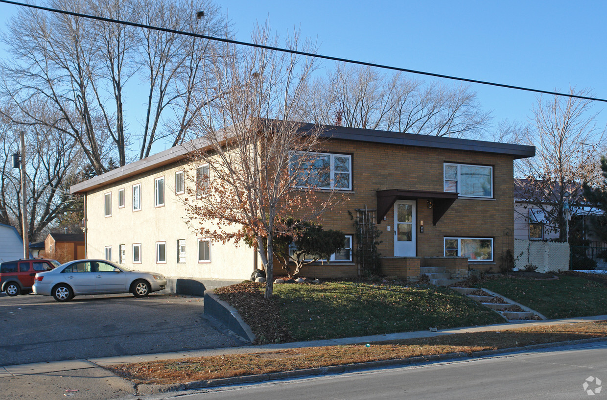 Primary Photo - 4422 Central Ave NE