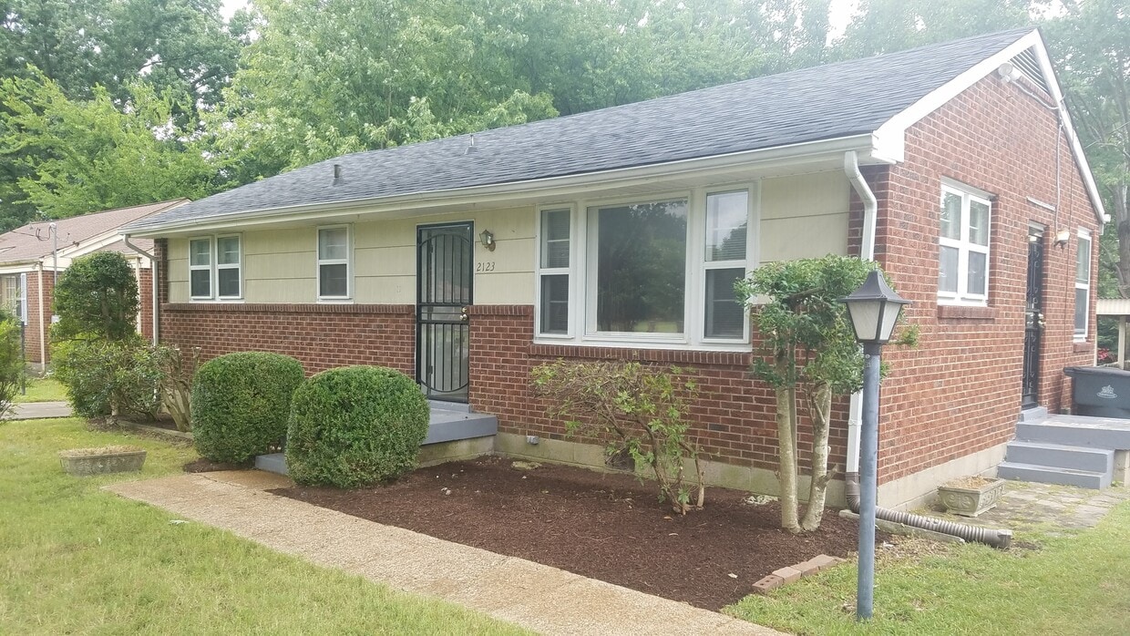 Primary Photo - Spacious 3-Bedroom Home with Modern Updates & Huge Backyard