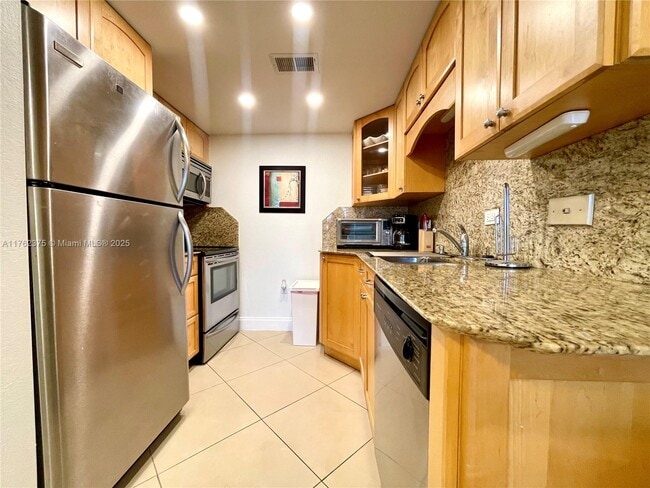 Building Photo - 20505 E Country Club Dr