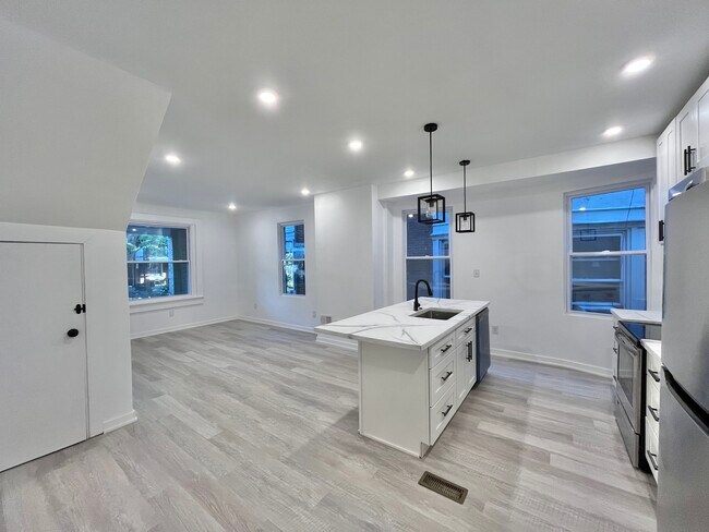 Kitchen - 5407 Angora Ter