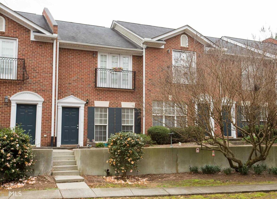 110 Wood Lake Dr Unit 6, Athens, GA 30606 Condo for Rent in Athens