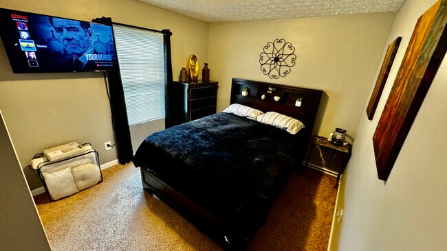 Foto del edificio - 5508 Denny Dr