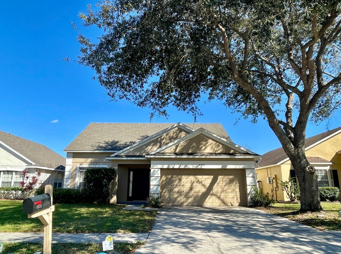 Primary Photo - Nice 4/2.5 Two-Story Home in East Orlando ...