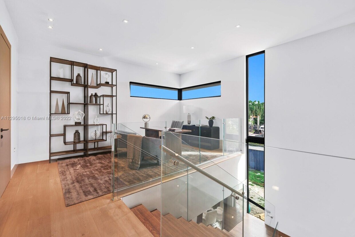 1090 N Dr, Miami Beach, FL 33139 House Rental in Miami Beach