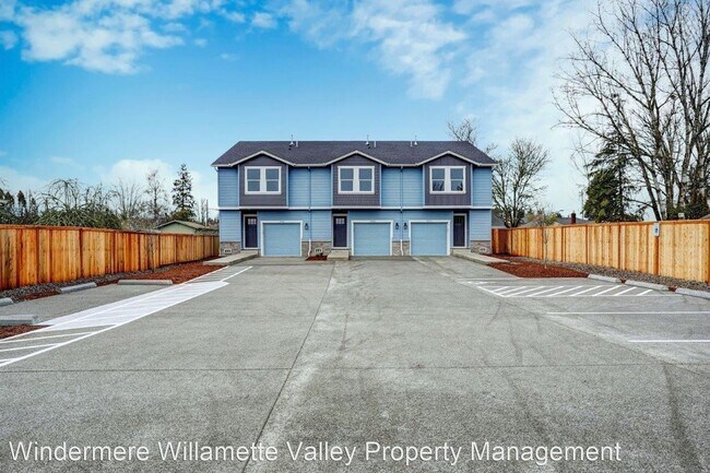 Foto del edificio - 482-486 S Monmouth Ave