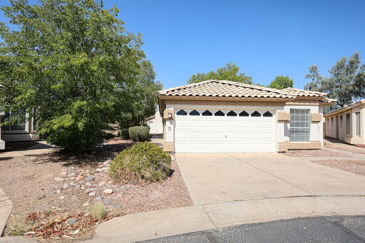Primary Photo - 3 Bed, 2 bath single level home in great C...