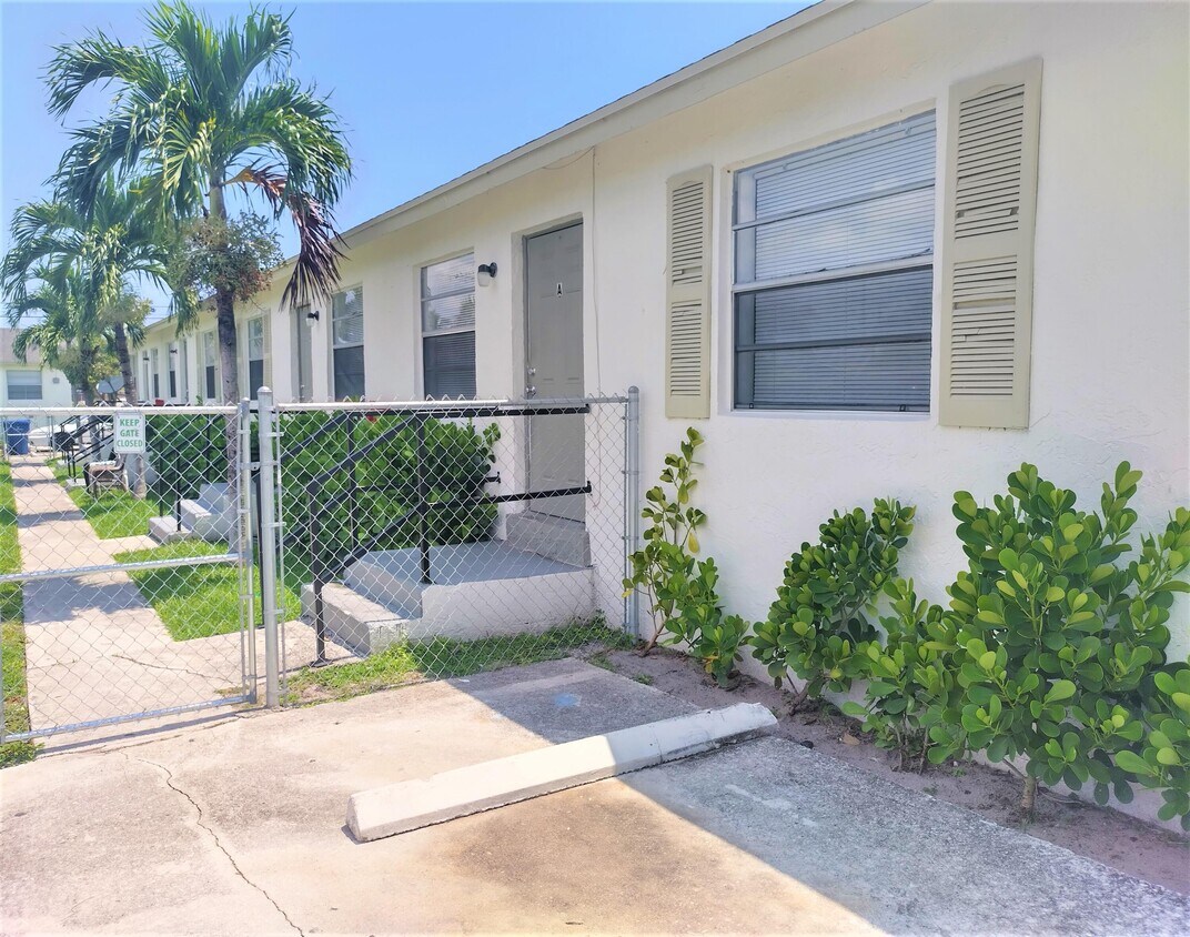 Foto principal - 1248 AC Evans St