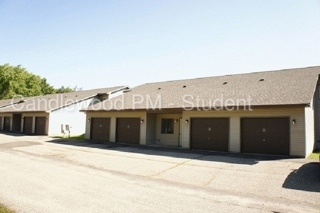 Building Photo - 1100 Northpoint Dr