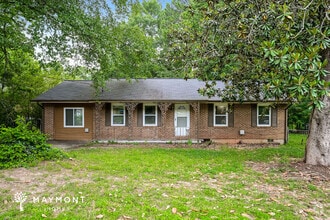 Building Photo - 629 Roxbury Dr