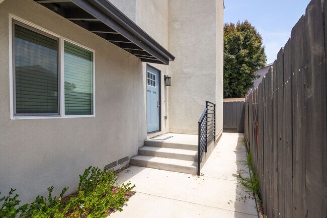 Foto del edificio - 5359 Redding Rd