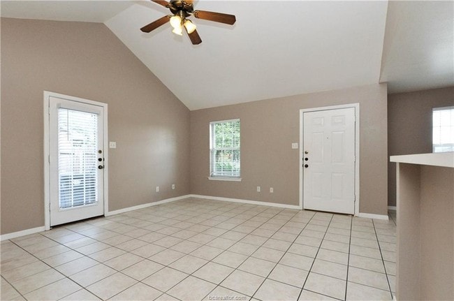 Building Photo - 3608 Hollyhock St