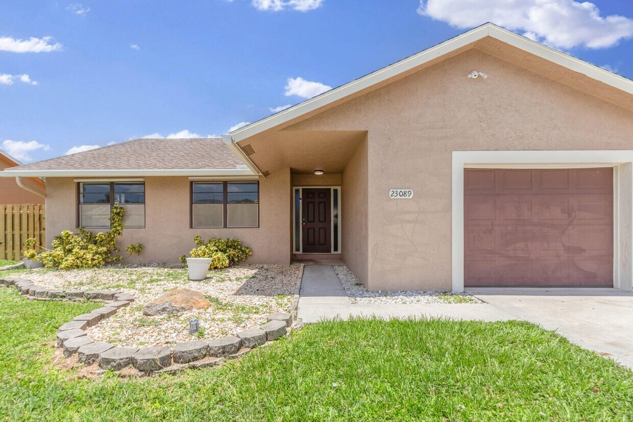 Foto principal - 23089 SW 55th Ave