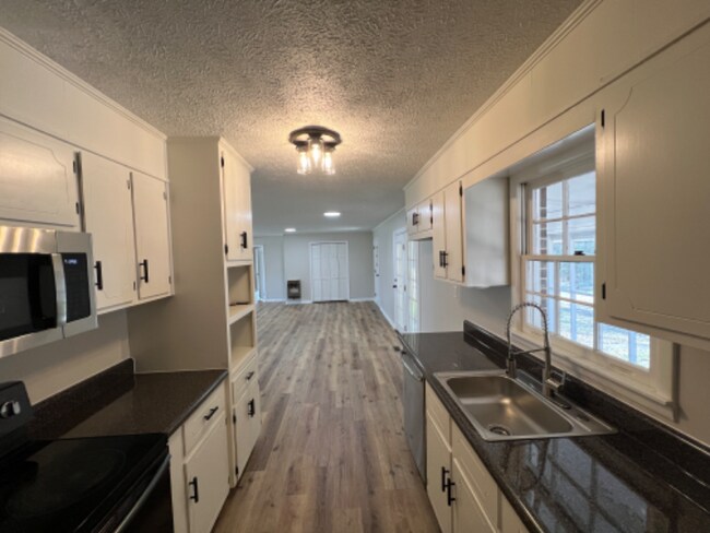 Foto del edificio - 2840 Shady Ln W