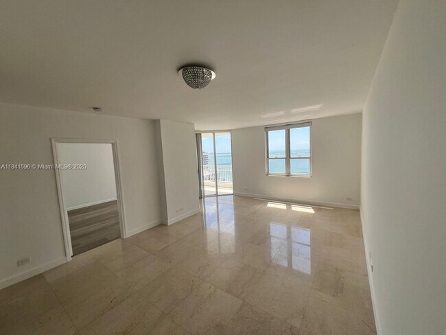 Foto del edificio - 701 Brickell Key Blvd