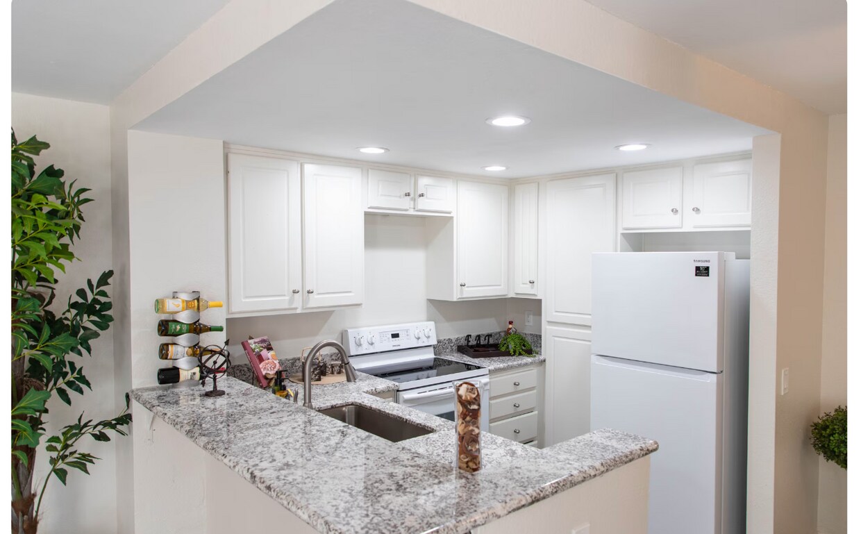 Photo - 1927 West College Avenue, Unit 184