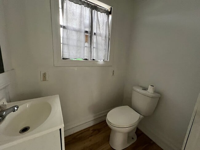 Foto del edificio - 4734 Wyandotte St