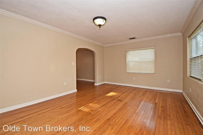 Building Photo - 3 br, 1 bath House - 809 S. Mills Avenue