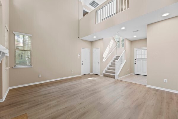 Foto del edificio - 33 Stone Creek Pl