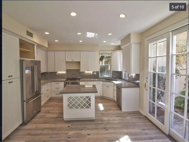 Remodeled Kitchen - 10 Lessay