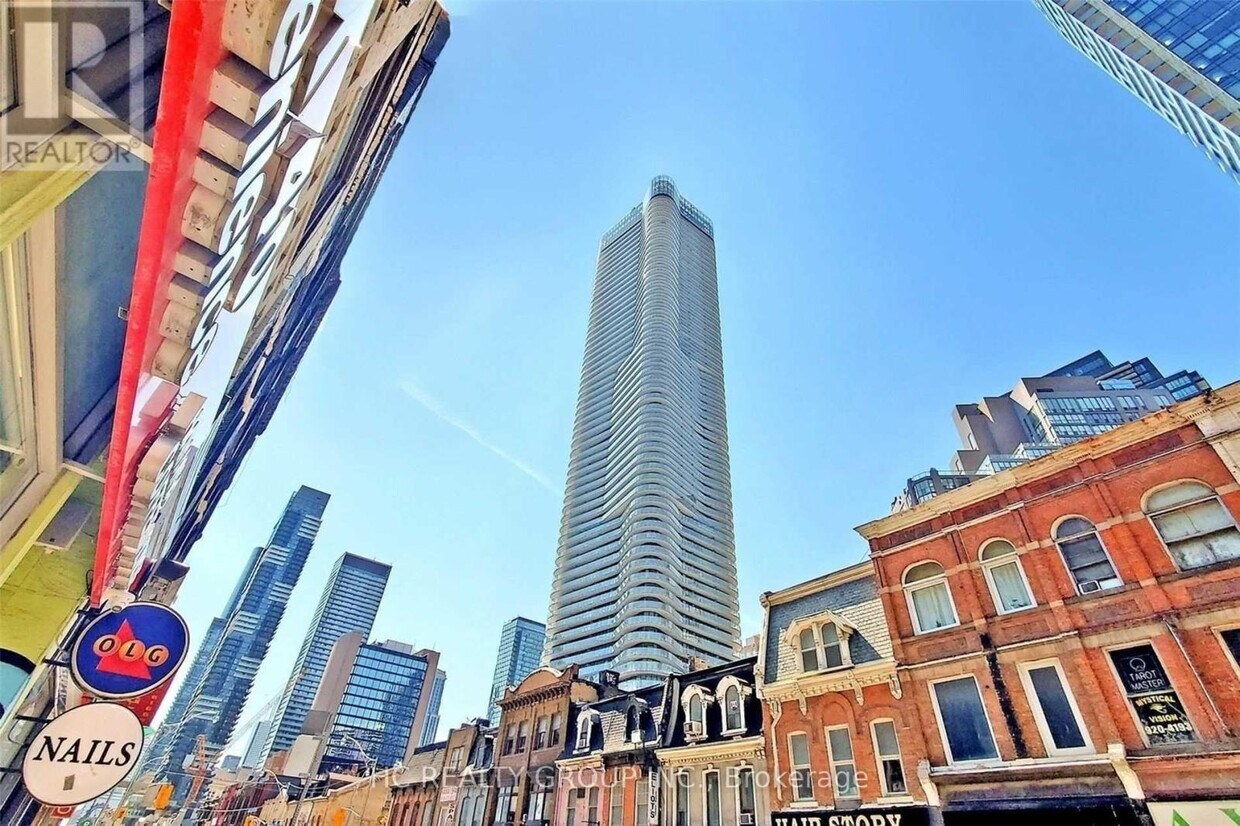 Photo principale - 11-3411 Wellesley St W