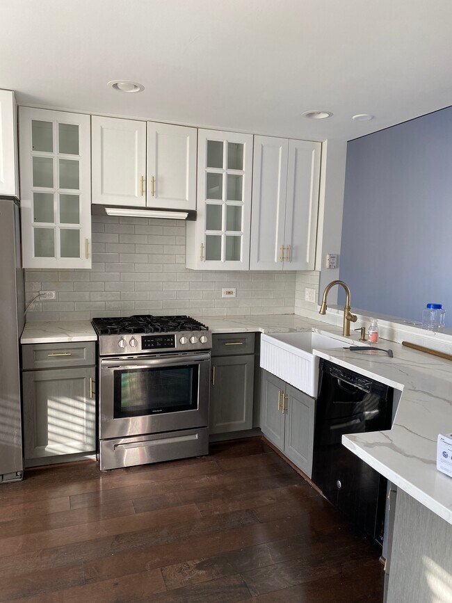 Photo - 1154 E Wilson Ave Apartment