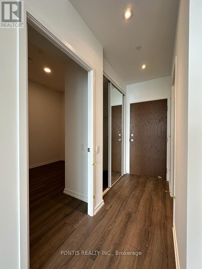 Building Photo - 1000 Portage Pkwy