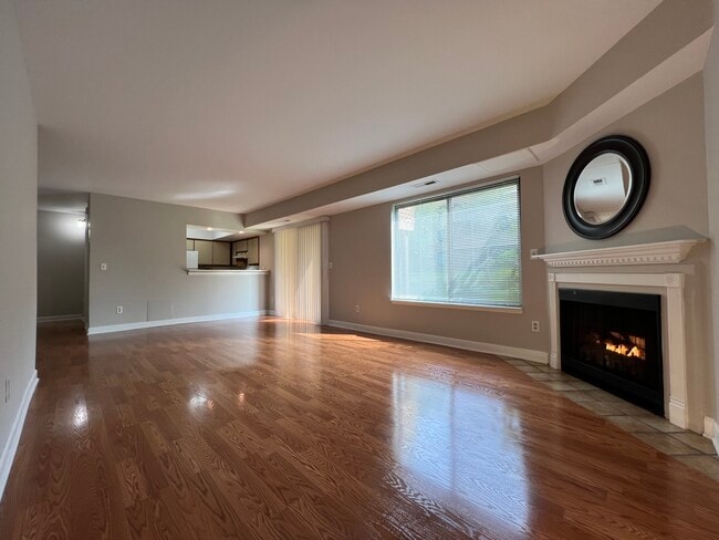 Building Photo - 225 Briarcrest