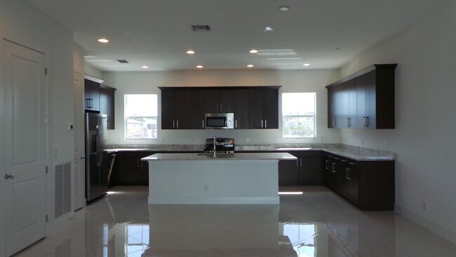 Building Photo - 3008 Franklin Pl