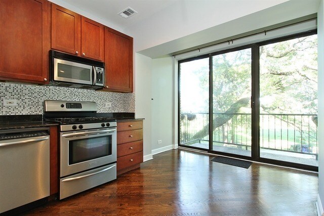 Foto del edificio - 1126 W Farwell Ave