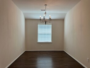 Building Photo - 16030 Dehay Ln