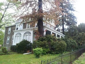 Building Photo - 15 E Mermaid Ln